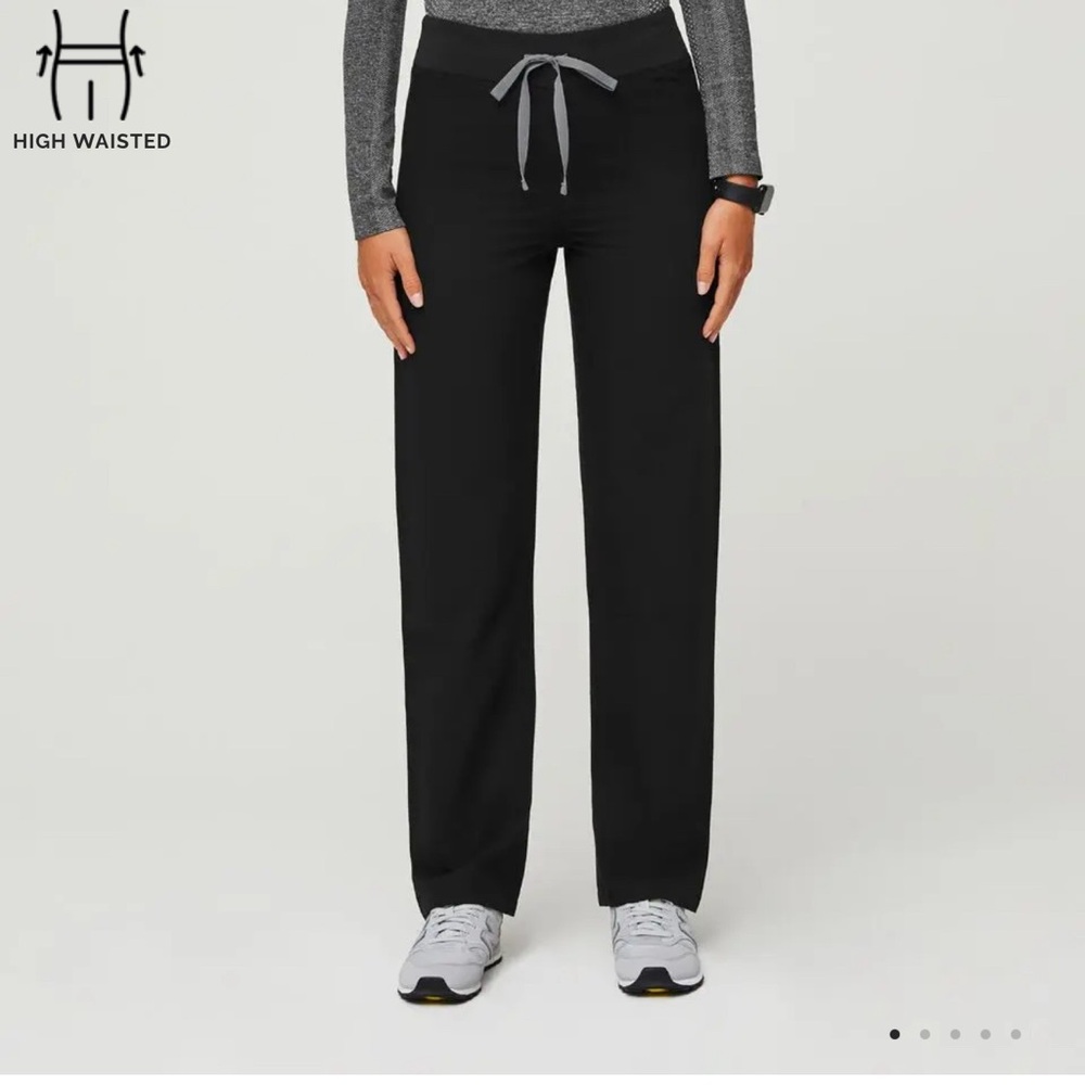 FIGS BLACK LIVINGSTON SCRUBS- high waisted size medium petite
